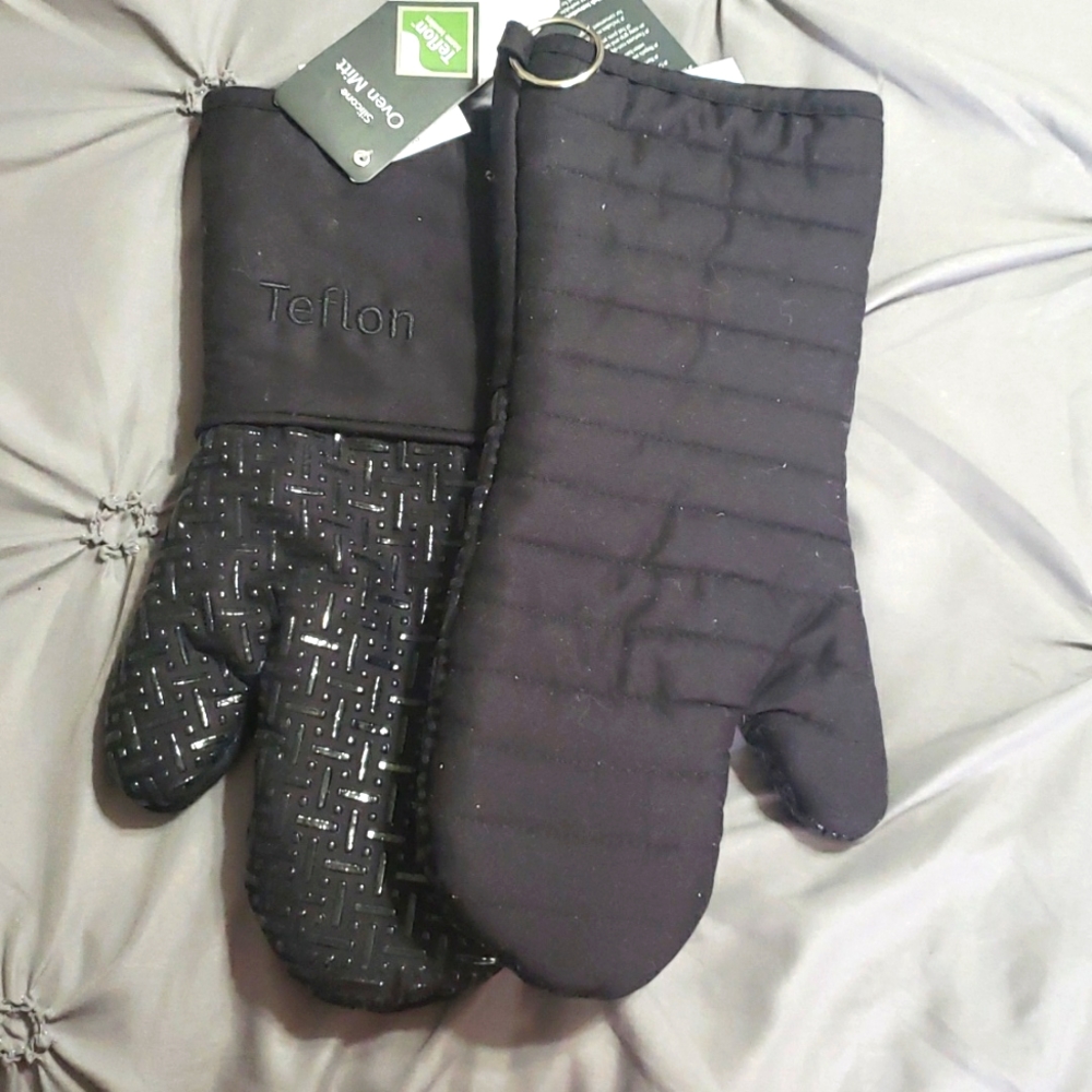 Teflon oven mitts
